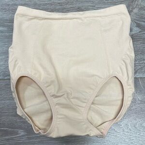NWOT Barely There Total Toners Ultra Firm Control Brief #4245 Nude Size L
